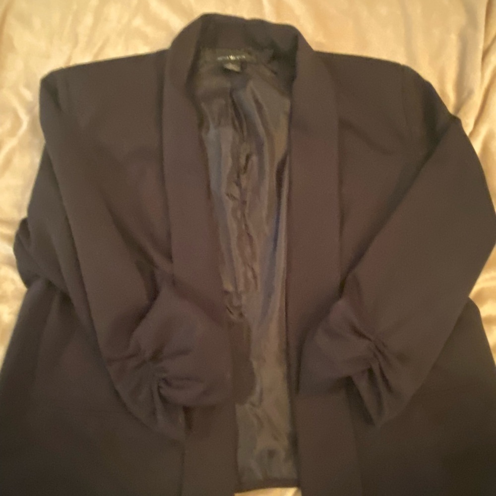 89th and Madison open front 3/4 sleeve black blazer - Picture 3 of 7